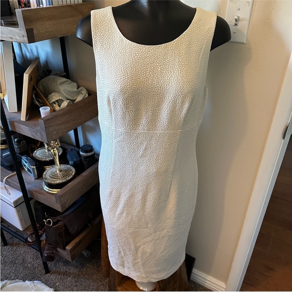 Kasper Cream Textured Sleeveless Sheath Dress